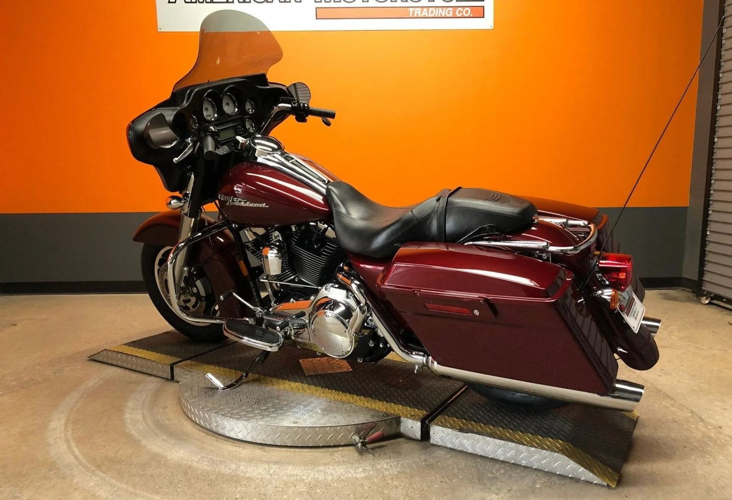 Harley-Davidson Crimson Red Sunglo P. 64384 | OEMatch Basecoat