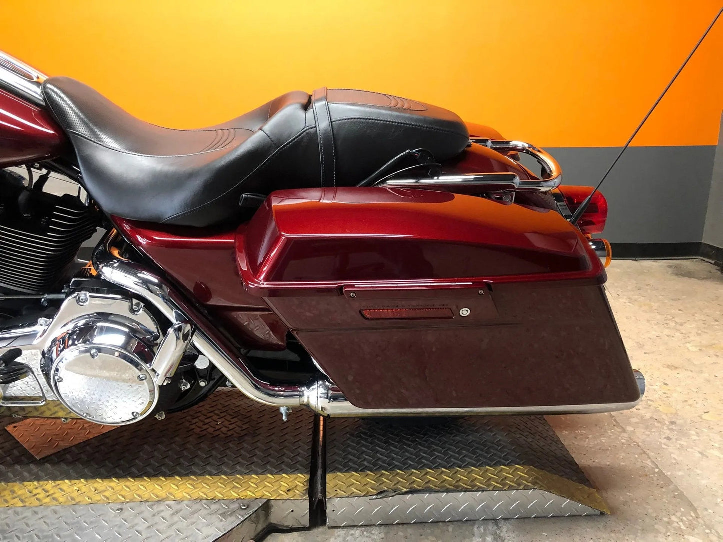 Harley-Davidson Crimson Red Sunglo P. 64384 | OEMatch Basecoat