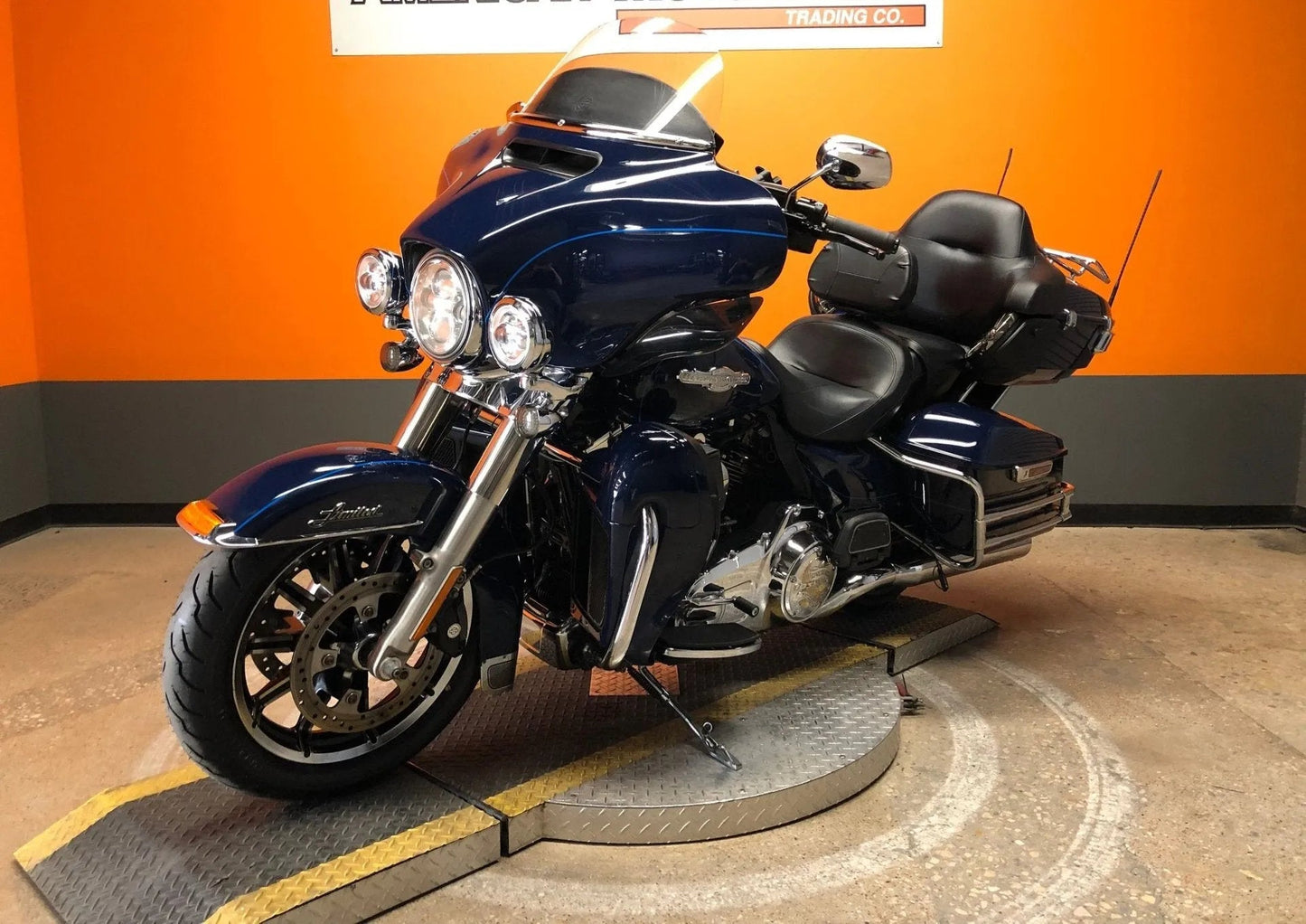 Harley-Davidson Dark Peace Officer Blue - 2C HD132 | OEMatch Basecoat